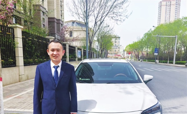 退役不褪色 行業(yè)排頭兵——記太原優(yōu)秀網(wǎng)約車(chē)司機(jī)劉濱杰